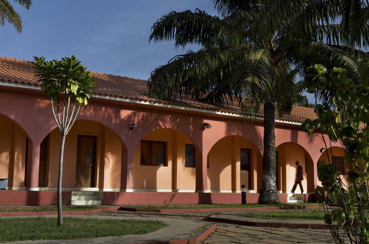 Dunia Hotel Bissau Exterior foto